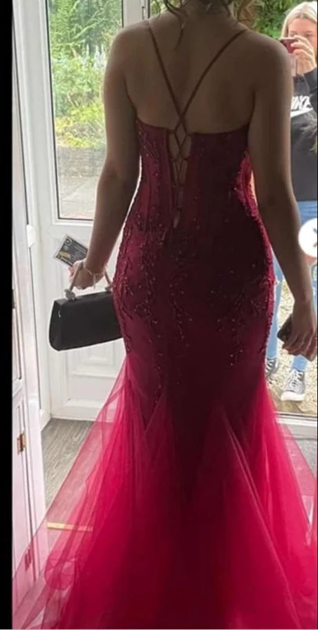 Glamorous Mermaid Plunge Neck Spaghetti-Strap Lace-Up Back Beaded Tulle Train Evening Dress