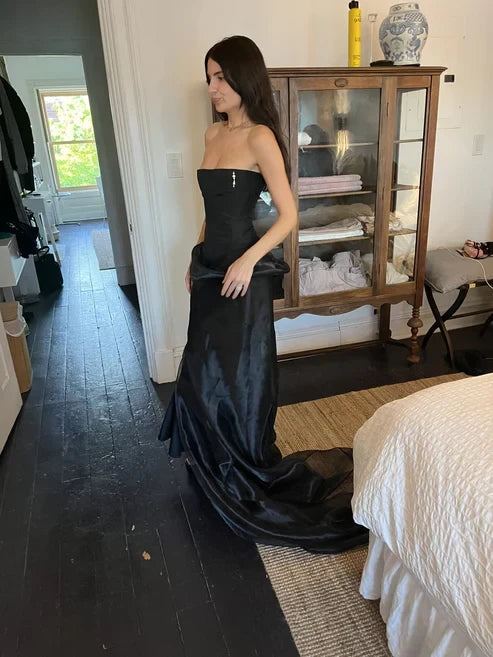 Glamorous Mermaid Strapless Sleeveless Draped-Train Floor-Length Evening Dress