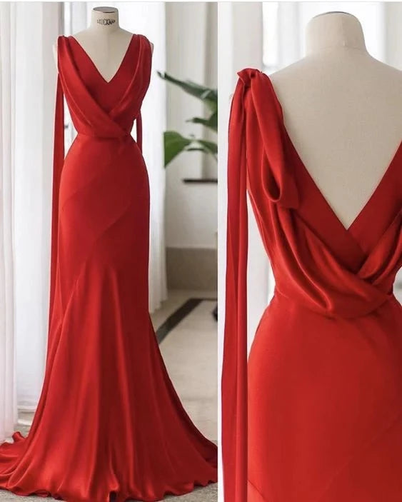 Glamorous Mermaid V-Neck Sleeveless Draped-Back Train-Floor-Length Evening Dress