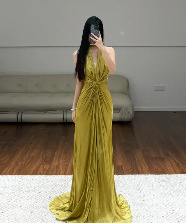 Glamorous Sheath Halter Neck Sleeveless Open Back Twisted Metallic Satin Evening Dress