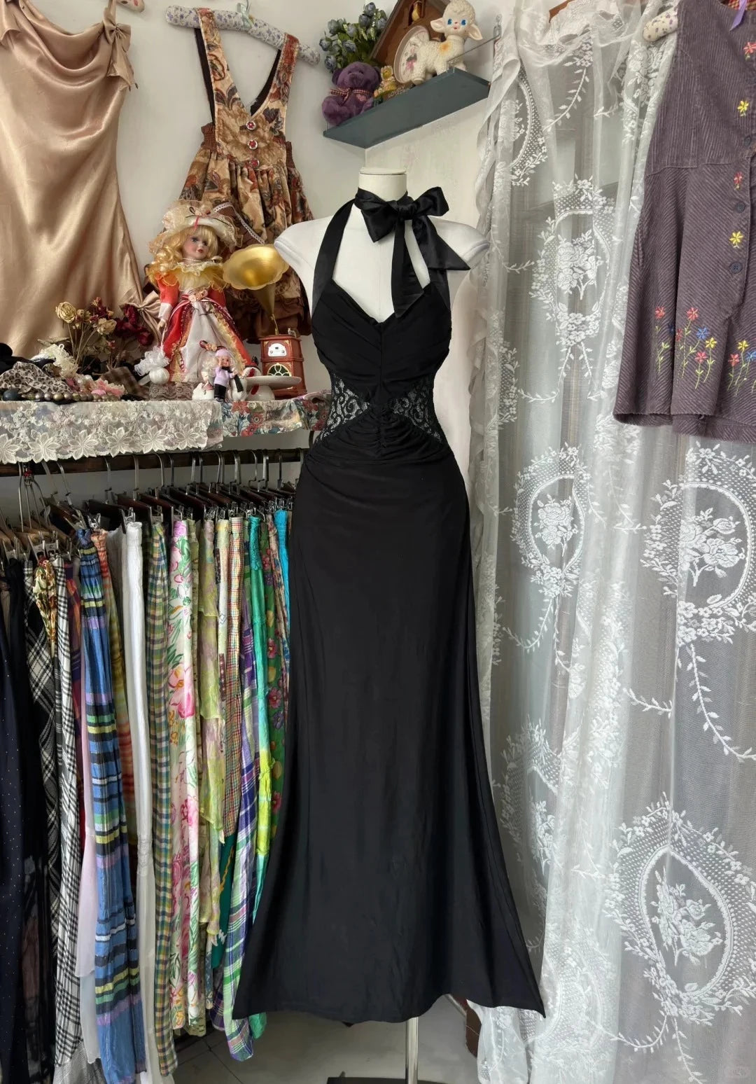 Glamorous Sheath Halter Sleeveless Lace-Insert Floor-Length Evening Dress