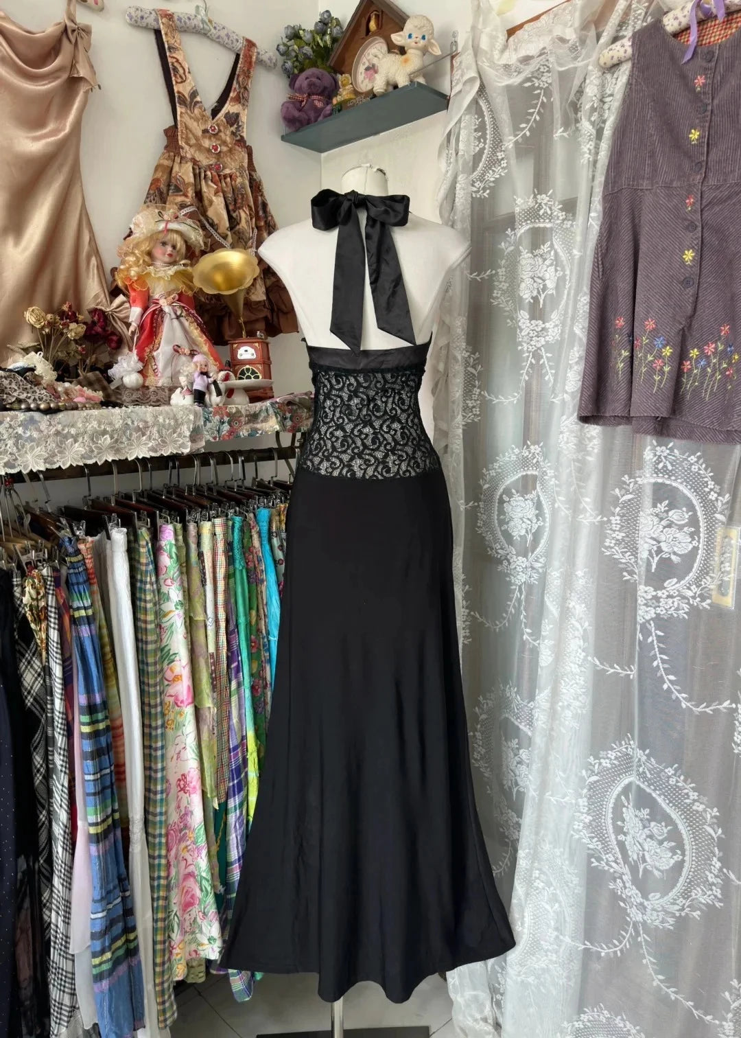 Glamorous Sheath Halter Sleeveless Lace-Insert Floor-Length Evening Dress
