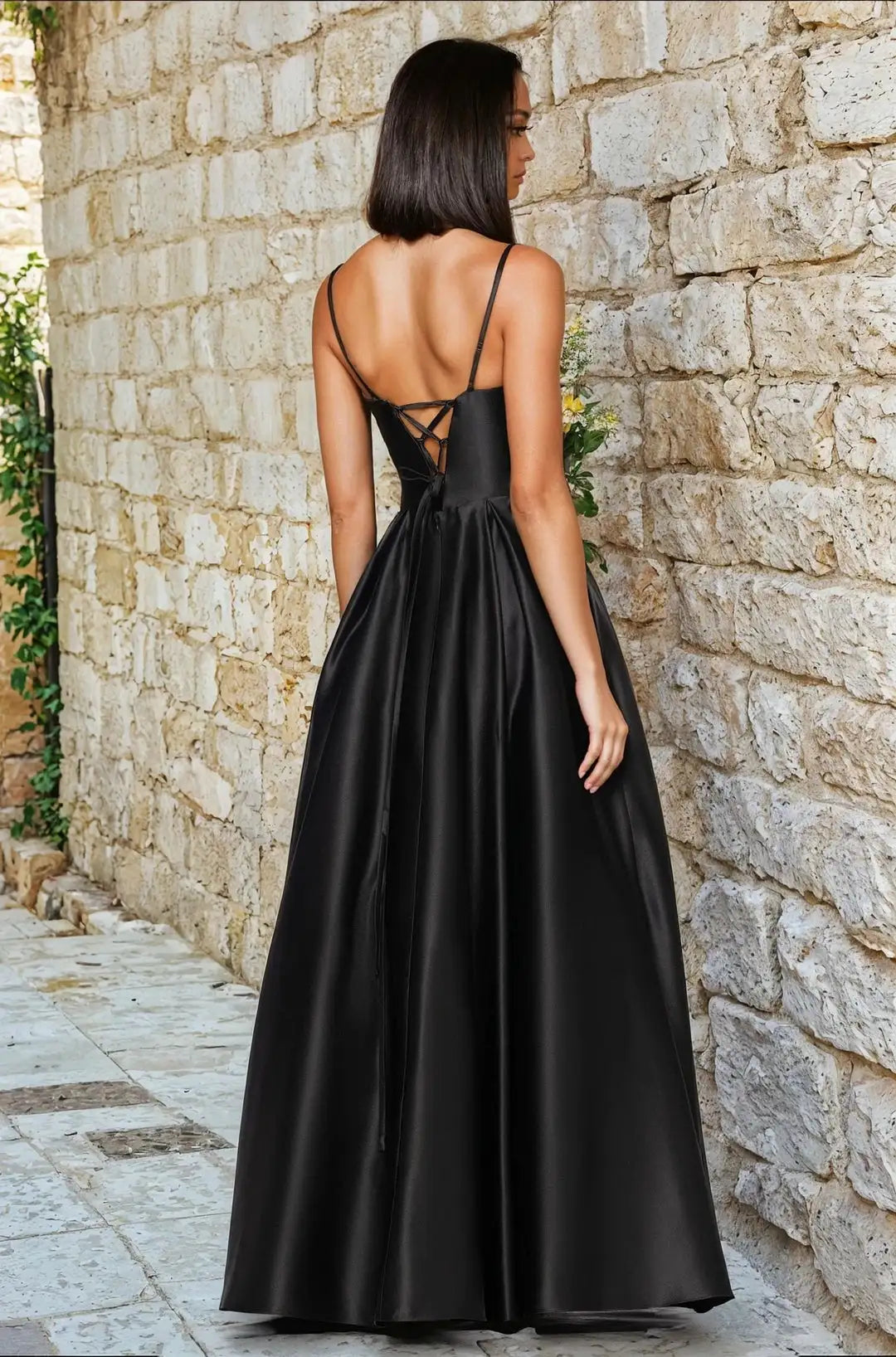 Glamorous A-Line Sweetheart Sleeveless Corset Pleated Black Long Prom Dresses Women Gown