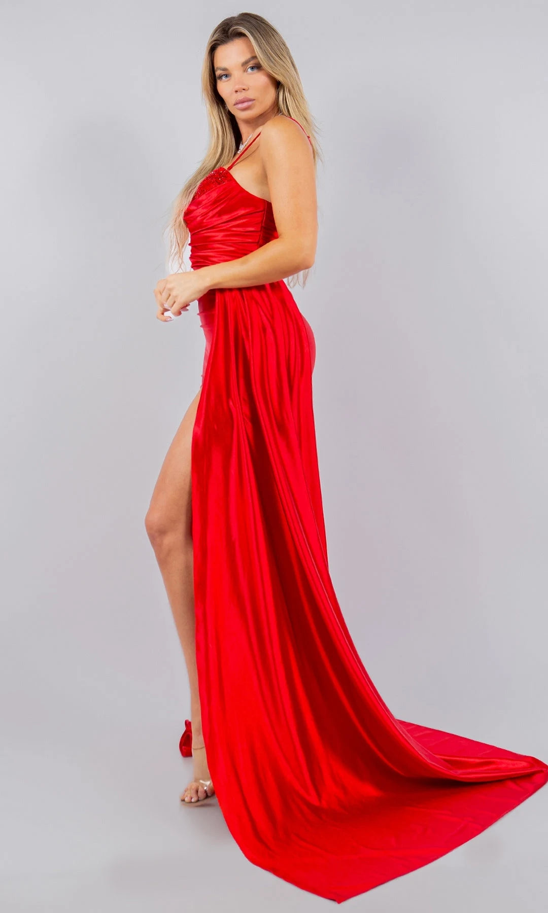 Glamorous Fitted Sweetheart Sleeveless Ruched Slit Red Long Prom Dresses Women
