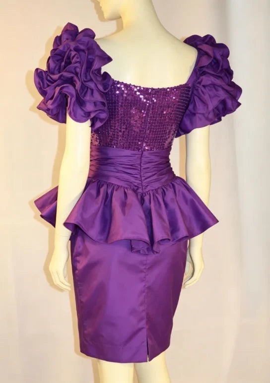 Glamorous Ruffled Puff Sleeve Sweetheart Sequin Bodice Peplum Knee-Length Homecoming Dresses