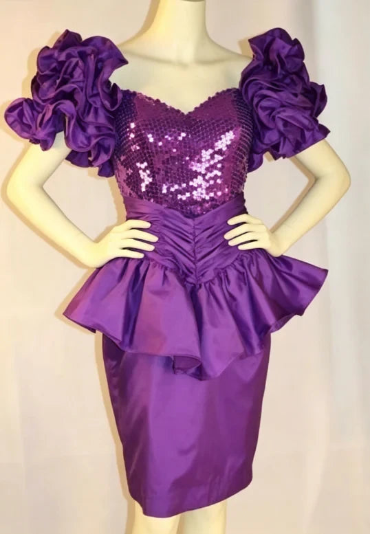 Glamorous Ruffled Puff Sleeve Sweetheart Sequin Bodice Peplum Knee-Length Homecoming Dresses