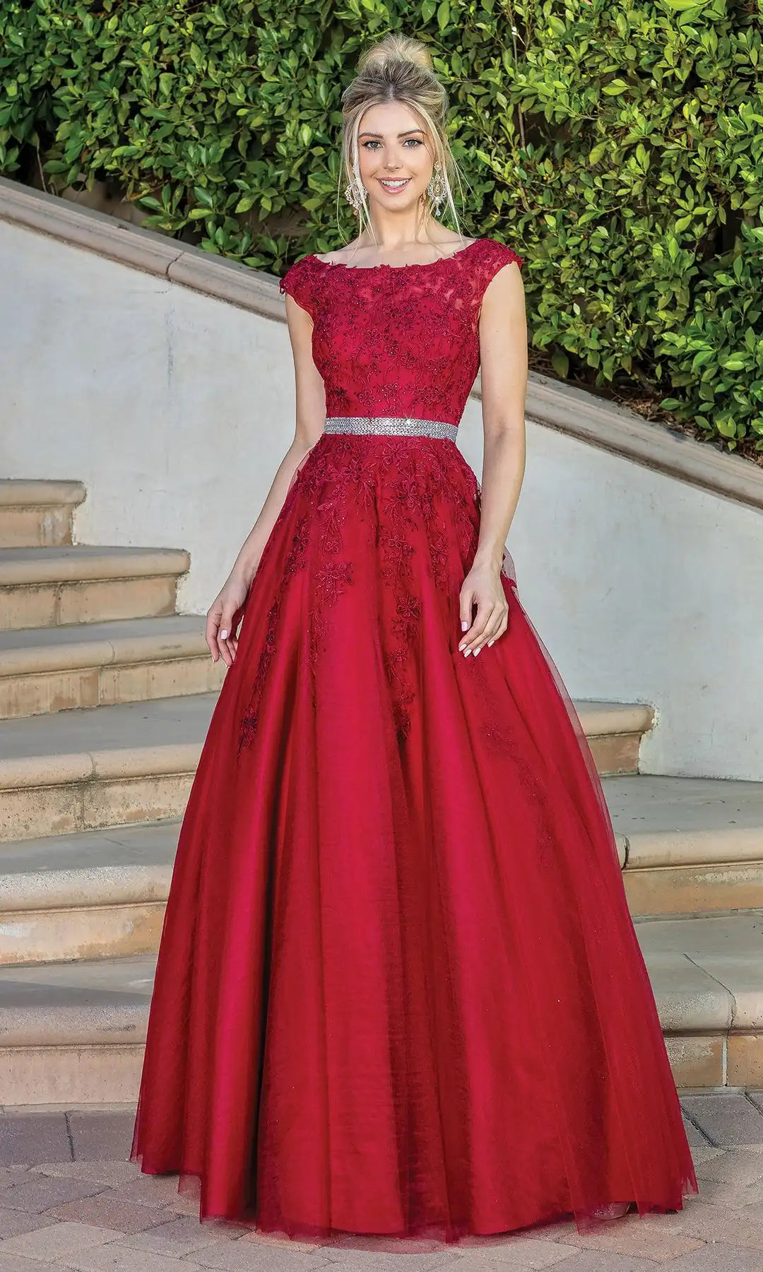 Gorgeous A-Line Boat-Neck Cap-Sleeve Beaded Corset Burgundy Long Prom Dresses Women
