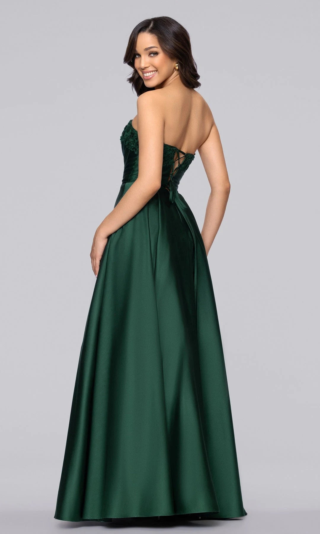 Gorgeous A-Line Strapless Sleeveless Corset Pleated Green Long Prom Dresses Women