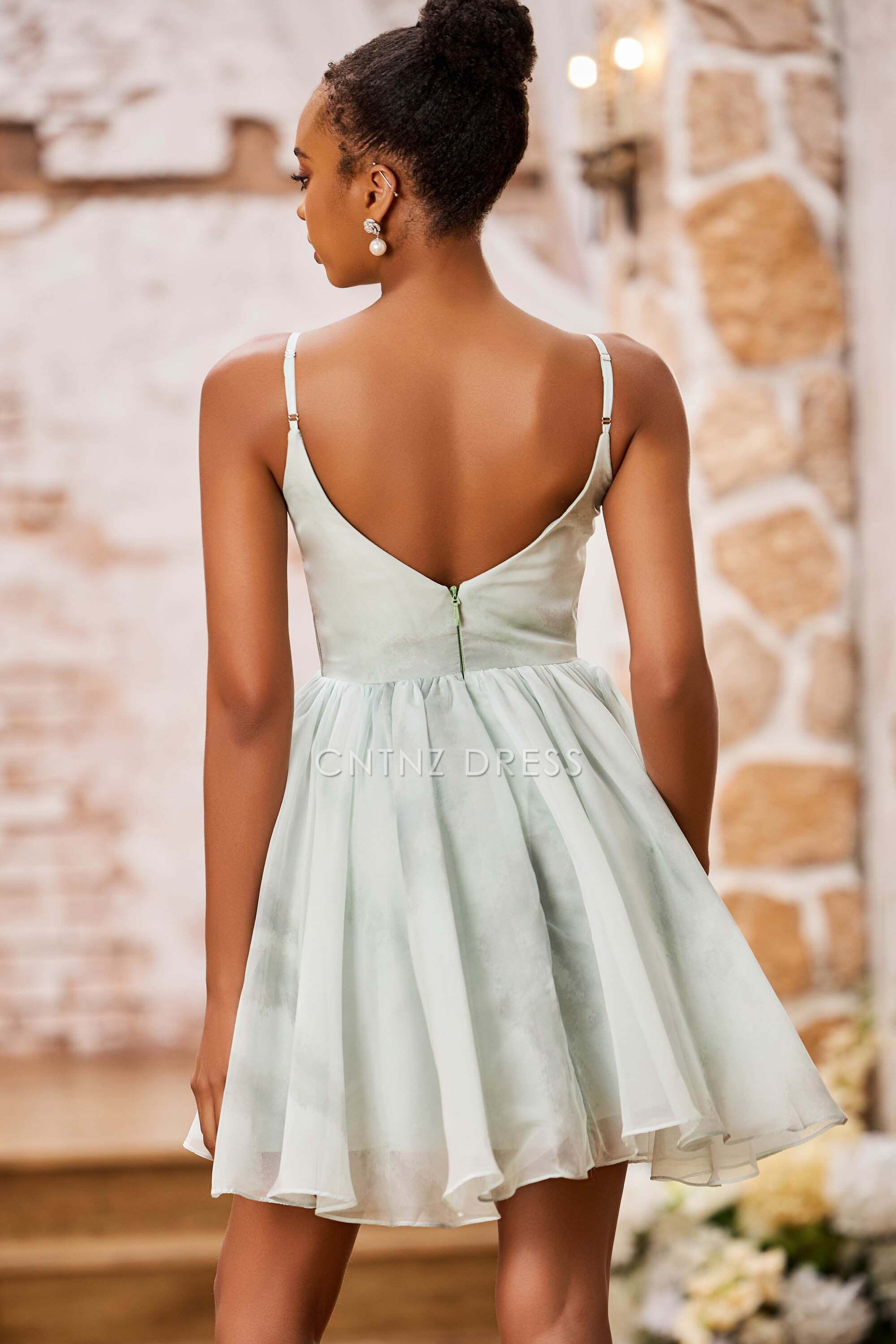 CNTNZ DRESS Elegant A-Line V-neck Spaghetti Straps Simple Short Dresses Hot Sale Homecoming Dress