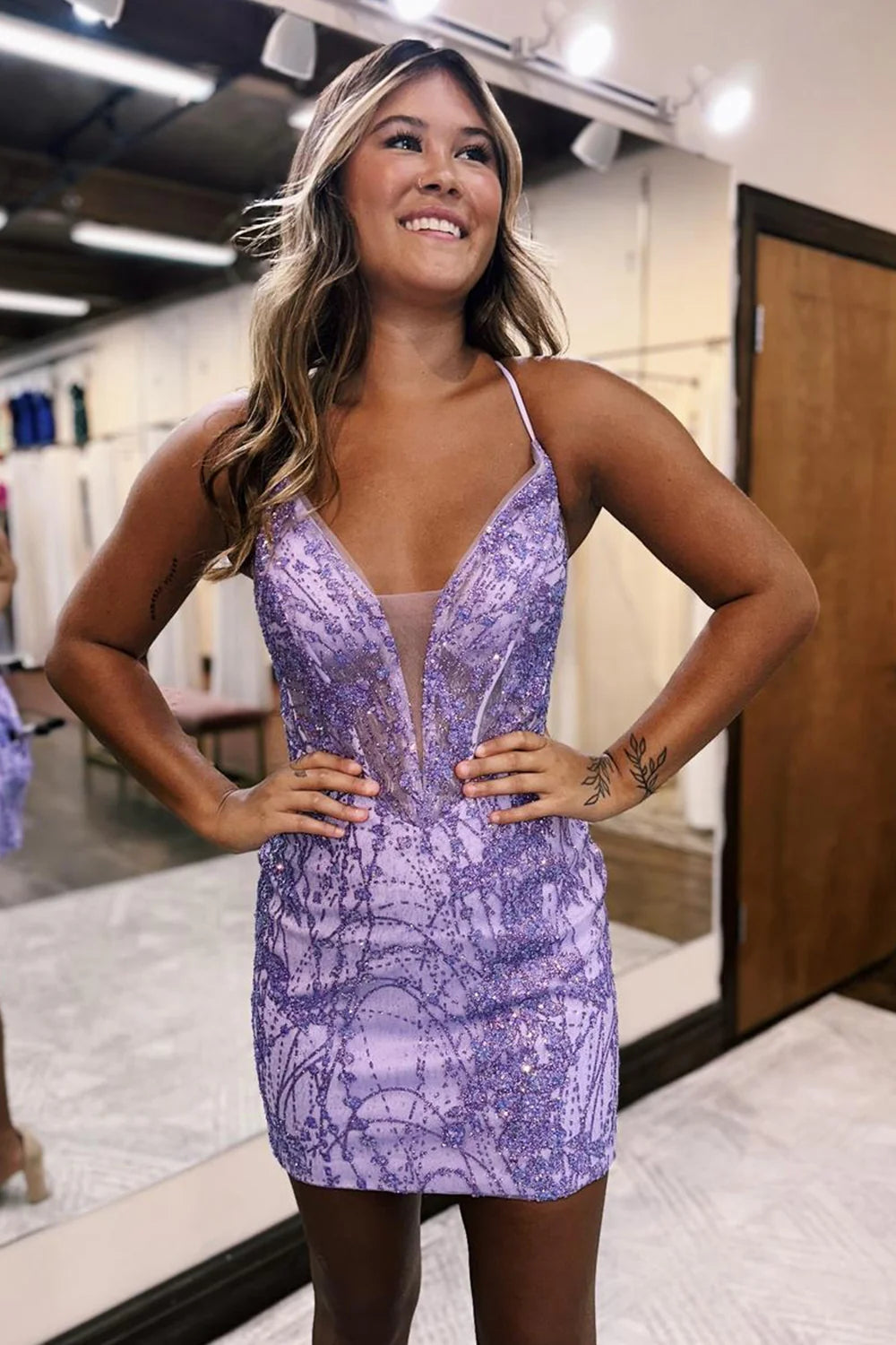 Wholesa Glitter Tight V Neck Short Prom Dress Homecoming Dresses