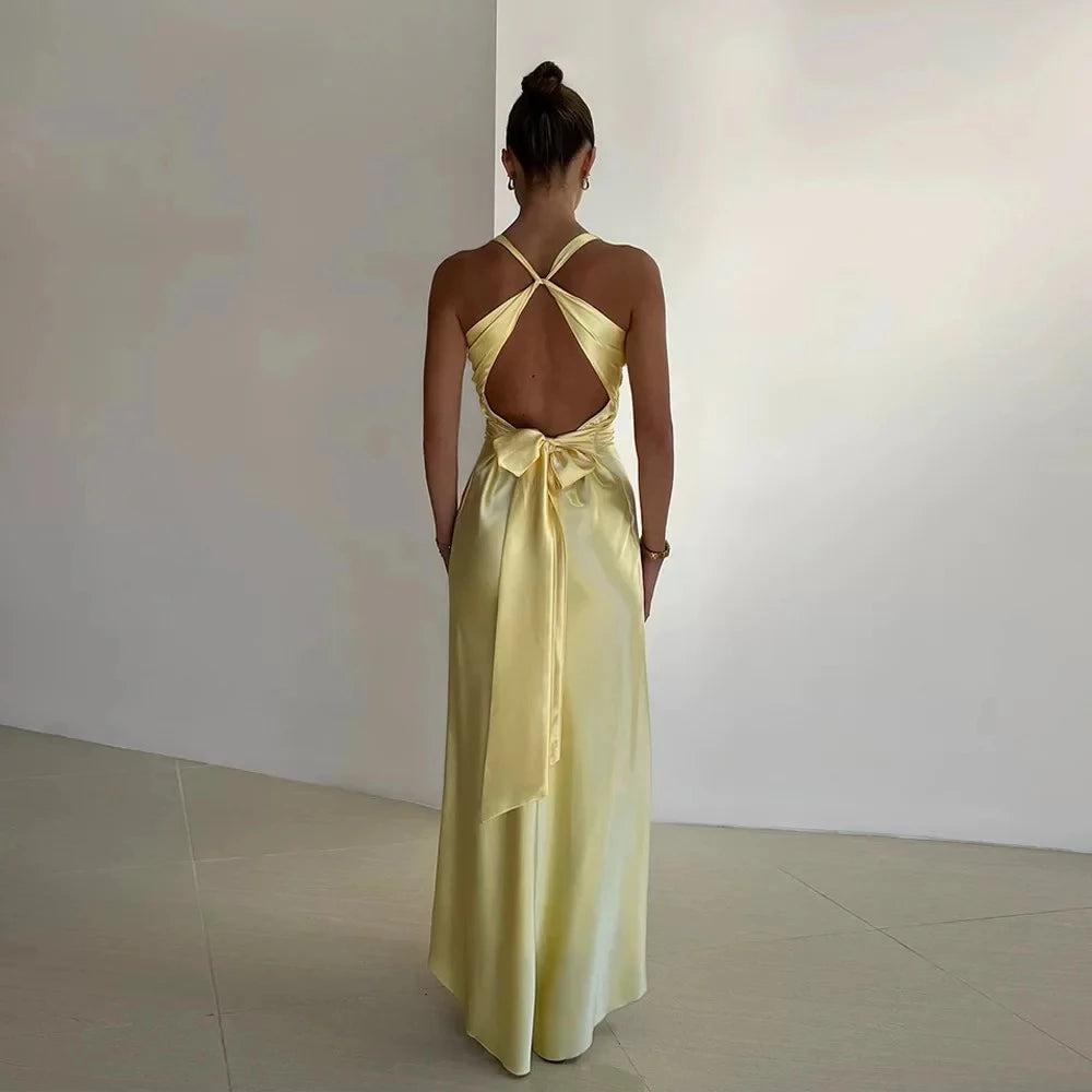 Lustrous Slim Plunge Halter Neck Sleeveless Tie Back Floor Length Evening Dress