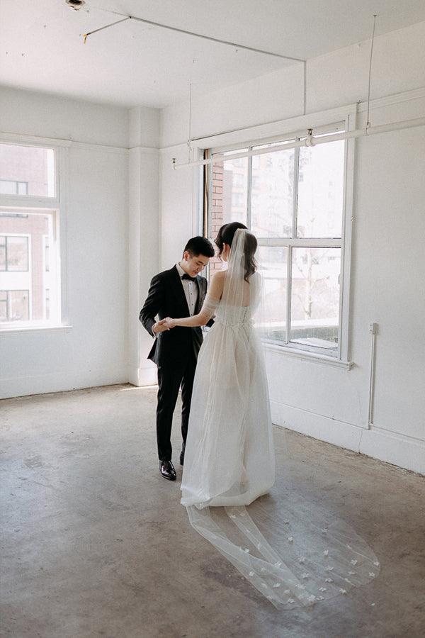 Wholesa A-line Off-the-shoulder satin lace slit wedding dress (no veil)