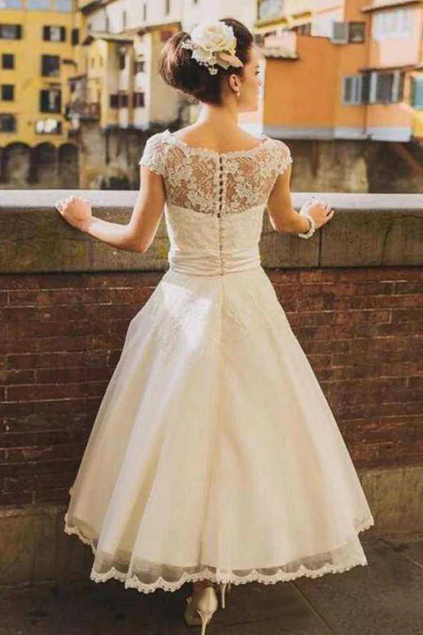 Wholesa A-line Princess Tea-Length Appliqued Tulle Wedding Dresses With Flowers