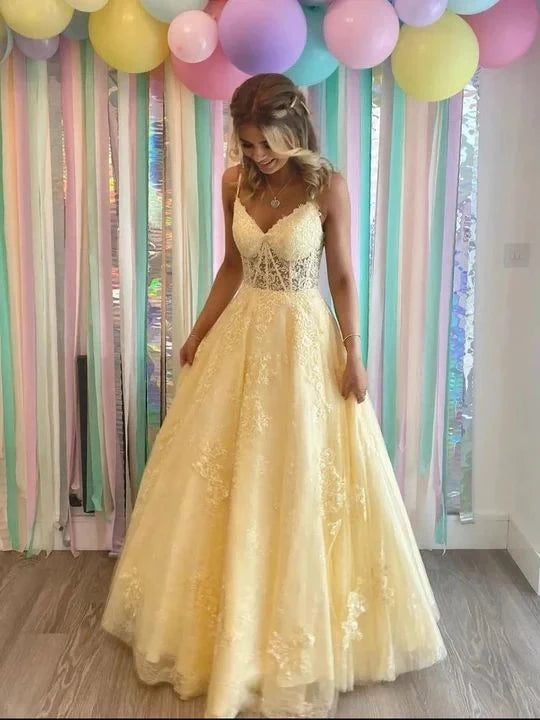 Romantic A-Line V-Neck Spaghetti-Strap Open Back Lace-Up Lace Tulle Evening Dress