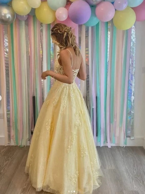 Romantic A-Line V-Neck Spaghetti-Strap Open Back Lace-Up Lace Tulle Evening Dress