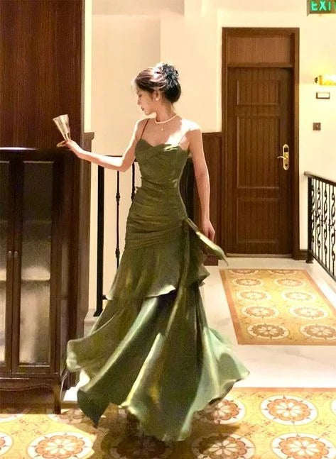 Romantic Mermaid Sweetheart Neck Spaghetti Strap Open Back Tiered Train Length Evening Dress