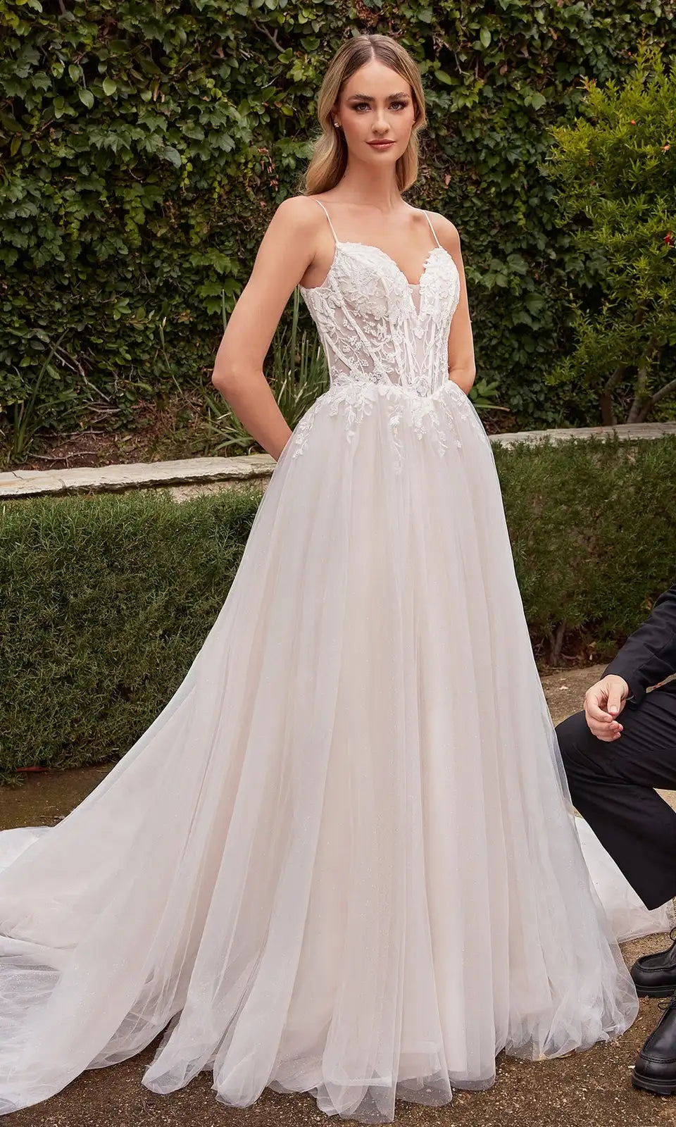Romantic A-Line Sweetheart Sleeveless Corset Applique Ivory Long Prom Dresses Gown
