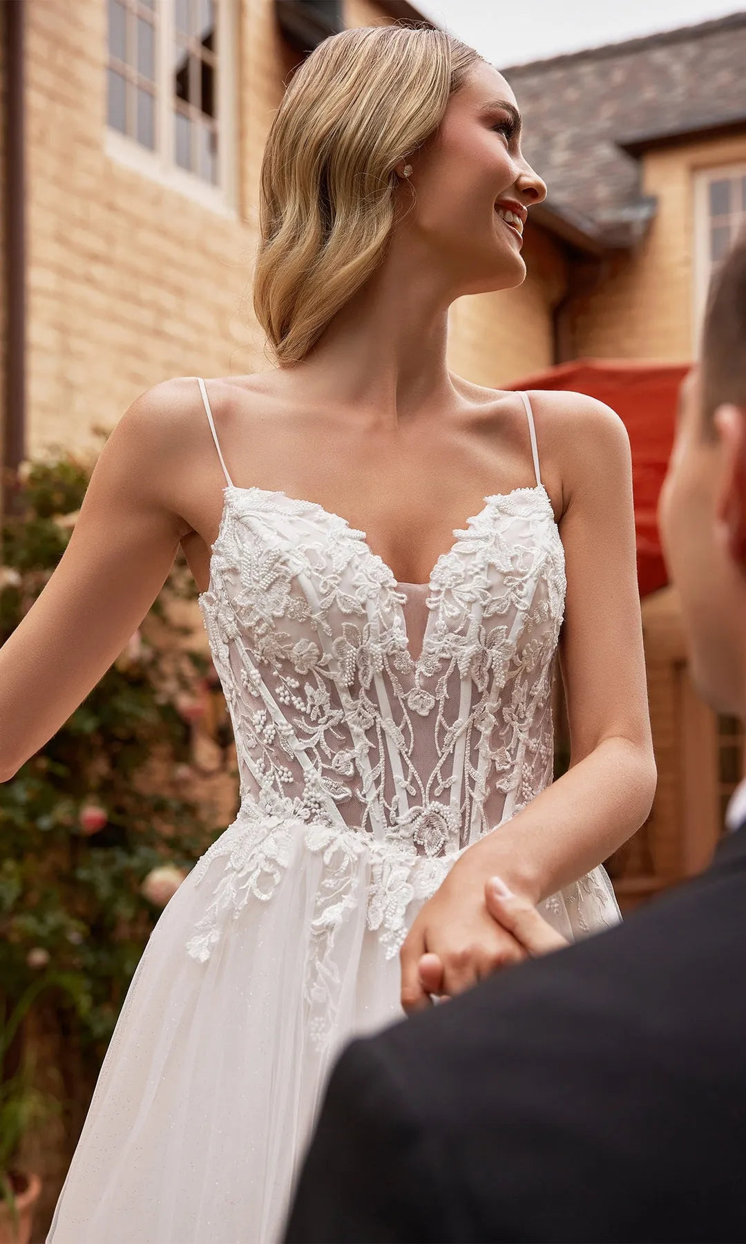 Romantic A-Line Sweetheart Sleeveless Corset Applique Ivory Long Prom Dresses Gown