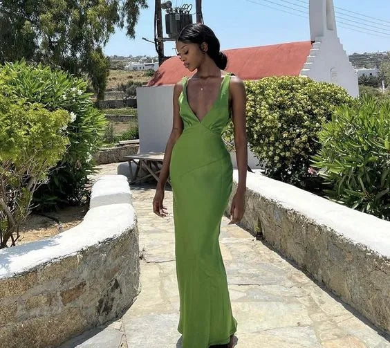 Sleek Mermaid Deep V-Neck Spaghetti Strap Plain Back Floor Length Formal Evening Dress