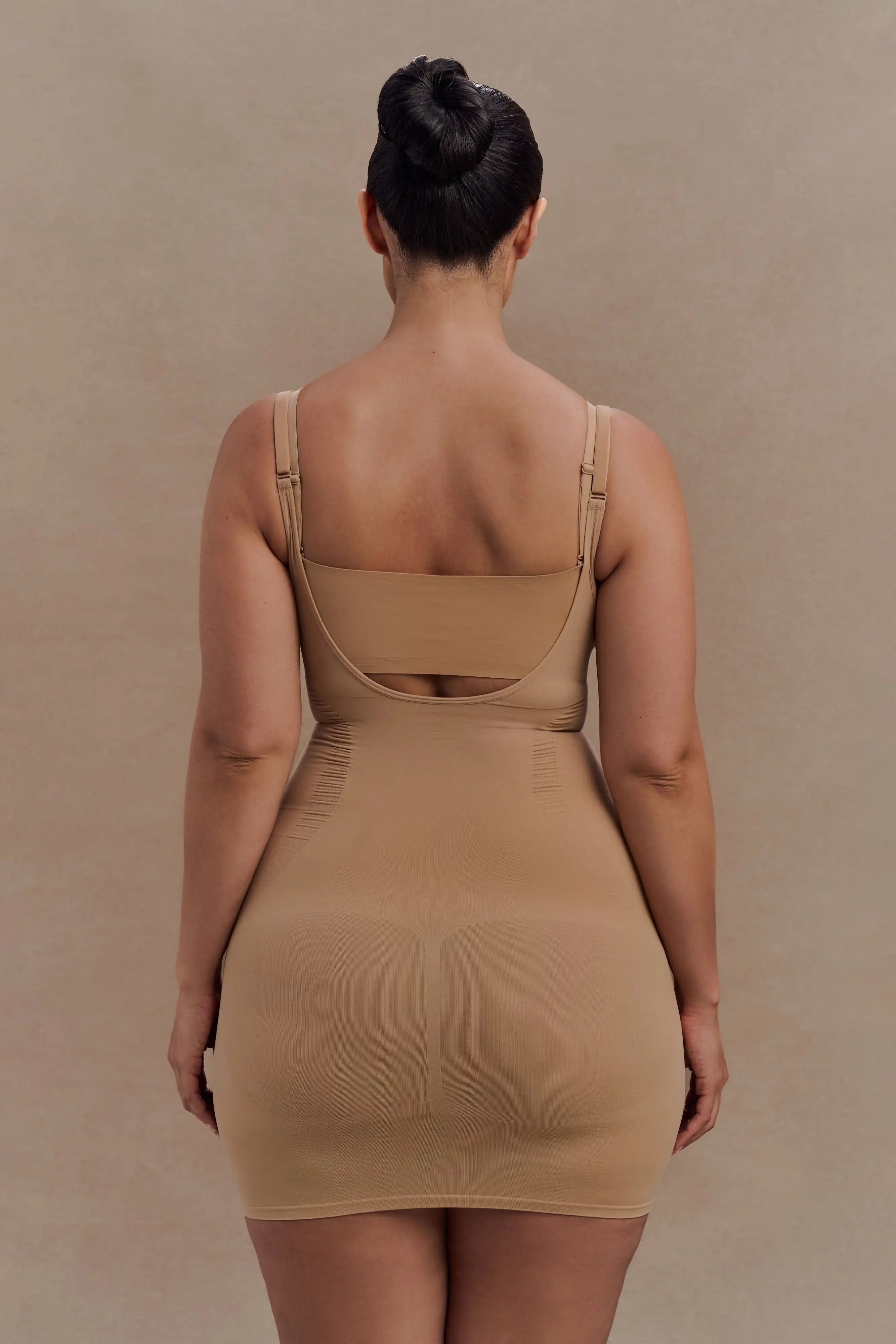 Sleek Bodycon Sweetheart Sleeveless Seamless Shaping Nude Mini Homecoming Dress Women's Attire