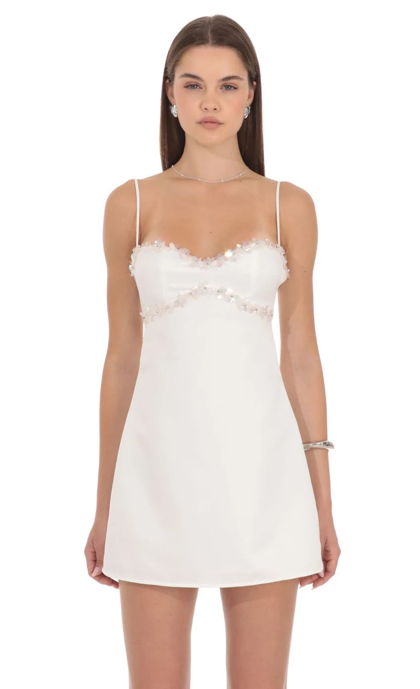 Sparkling A-Line Sweetheart Sleeveless Sequin Tie-Back White Mini Homecoming Dress