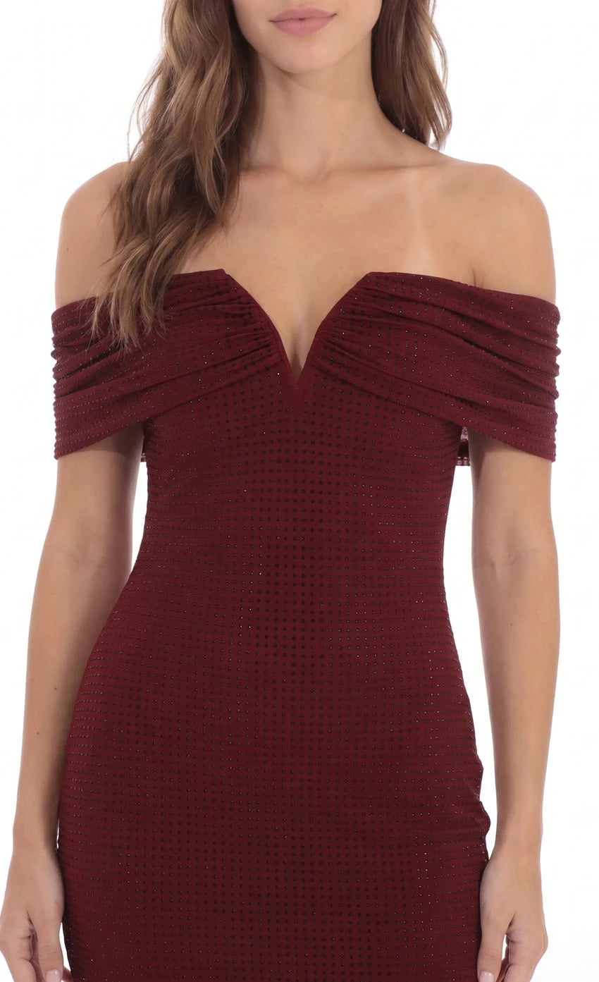 Sparkling Bodycon Off-Shoulder Ruched Burgundy Mini Homecoming Dresses for Women