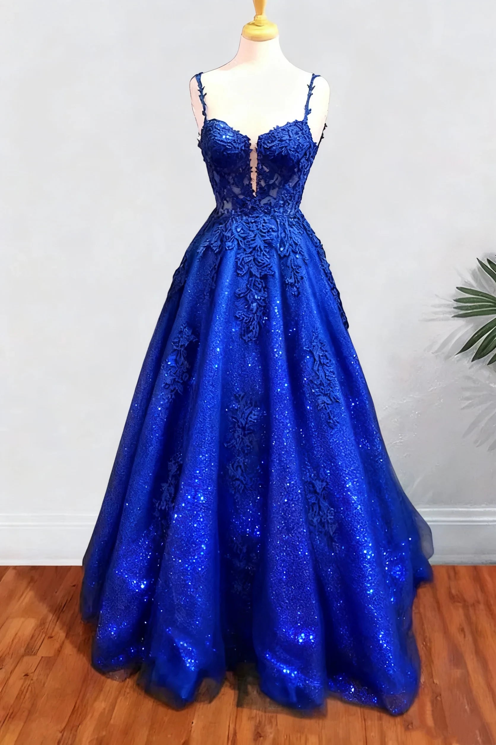 Sparkly Ball-Gown Sweetheart Neck Spaghetti-Strap Open Back Lace Tulle Train Evening Dress