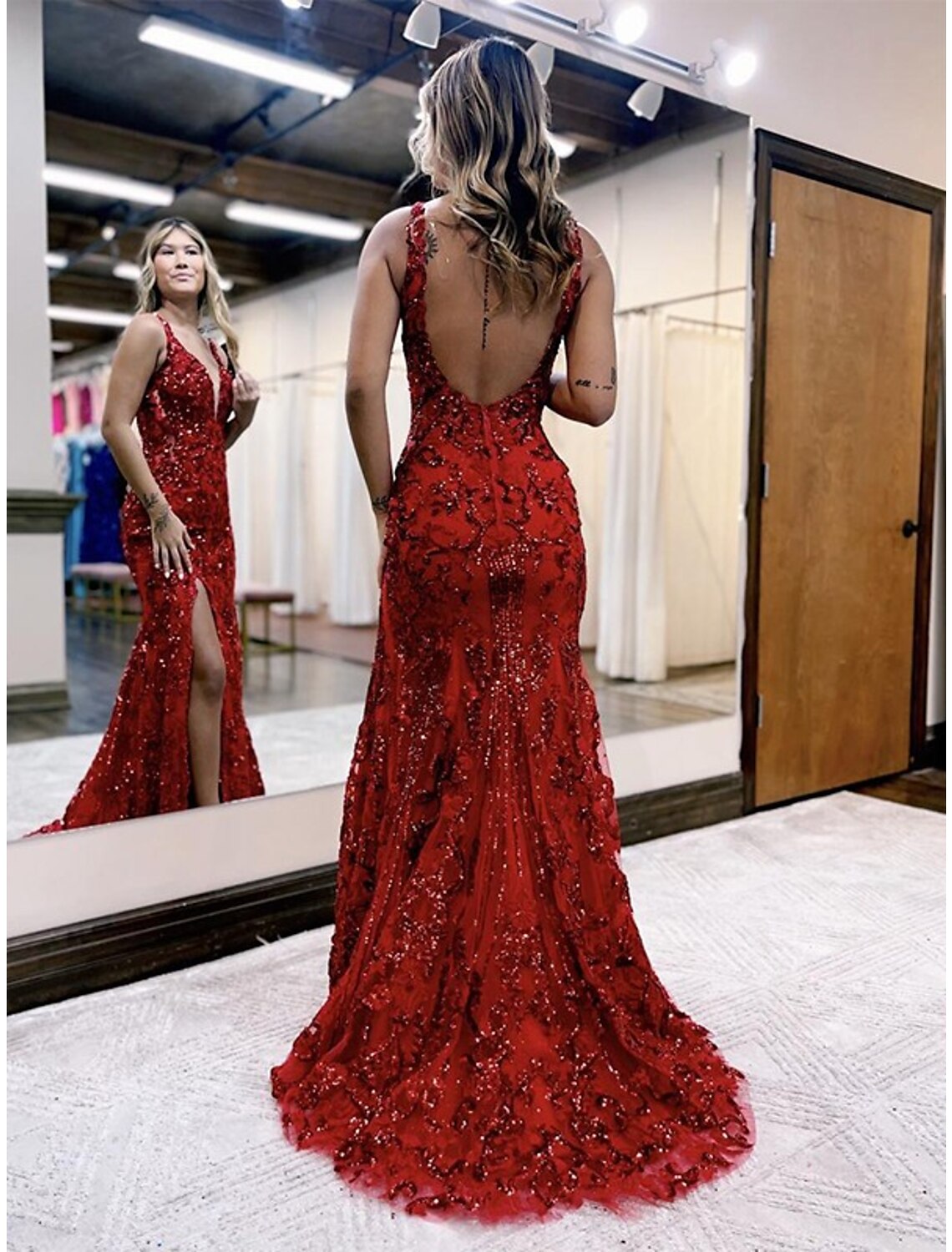 Sparkly Mermaid V-Neck Sequined Backless Prom Dress Sweep Train.