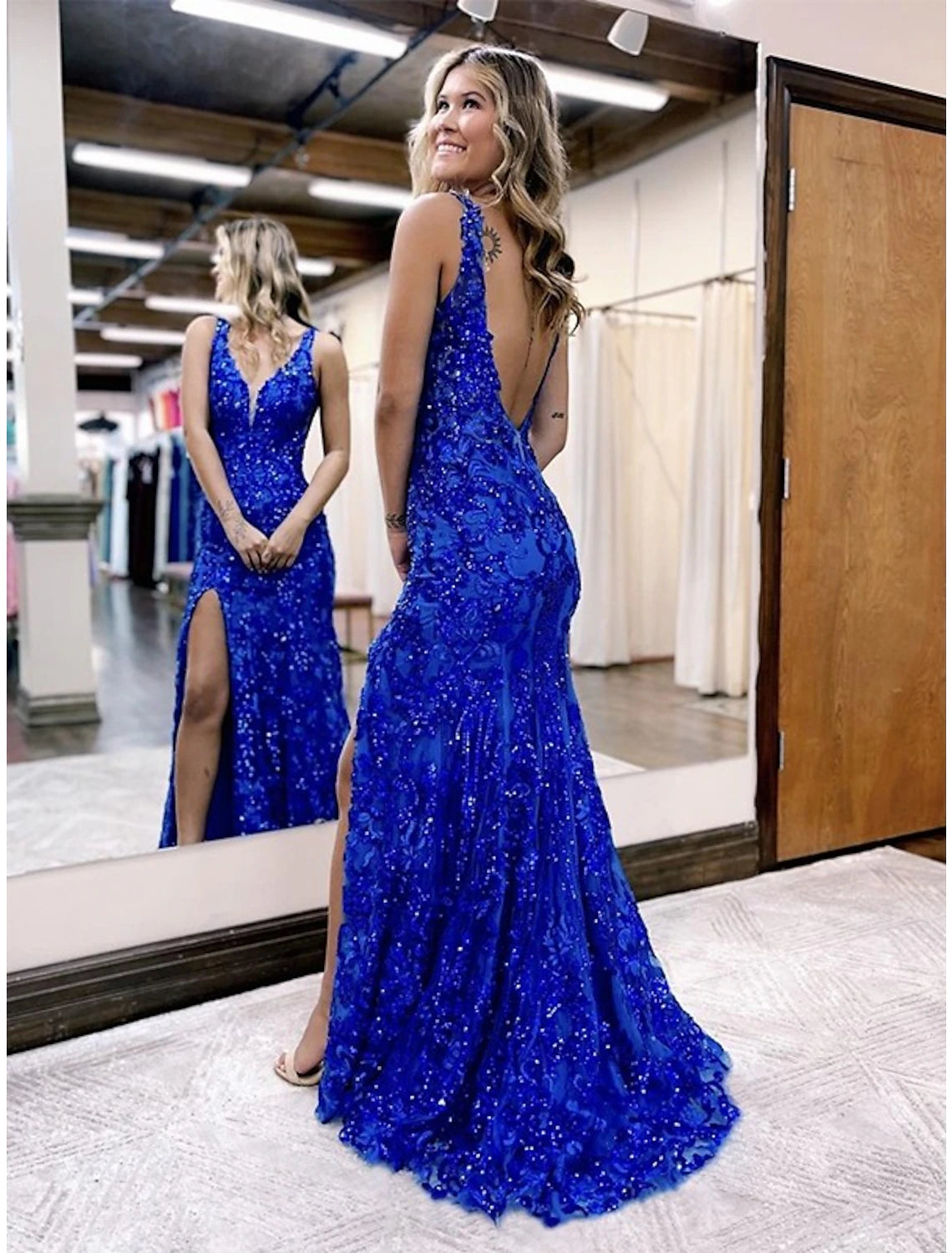 Sparkly Mermaid V-Neck Sequined Backless Prom Dress Sweep Train.