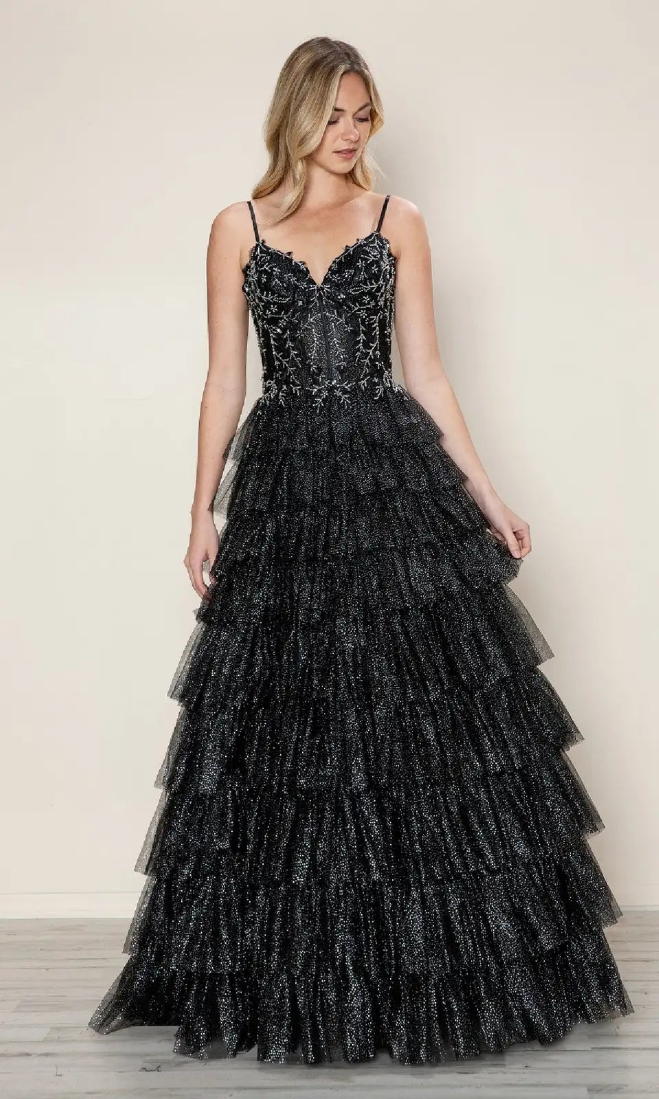 Stunning A-Line Sweetheart Sleeveless Tiered Beaded Black Floor-Length Prom Dresses Women Gown