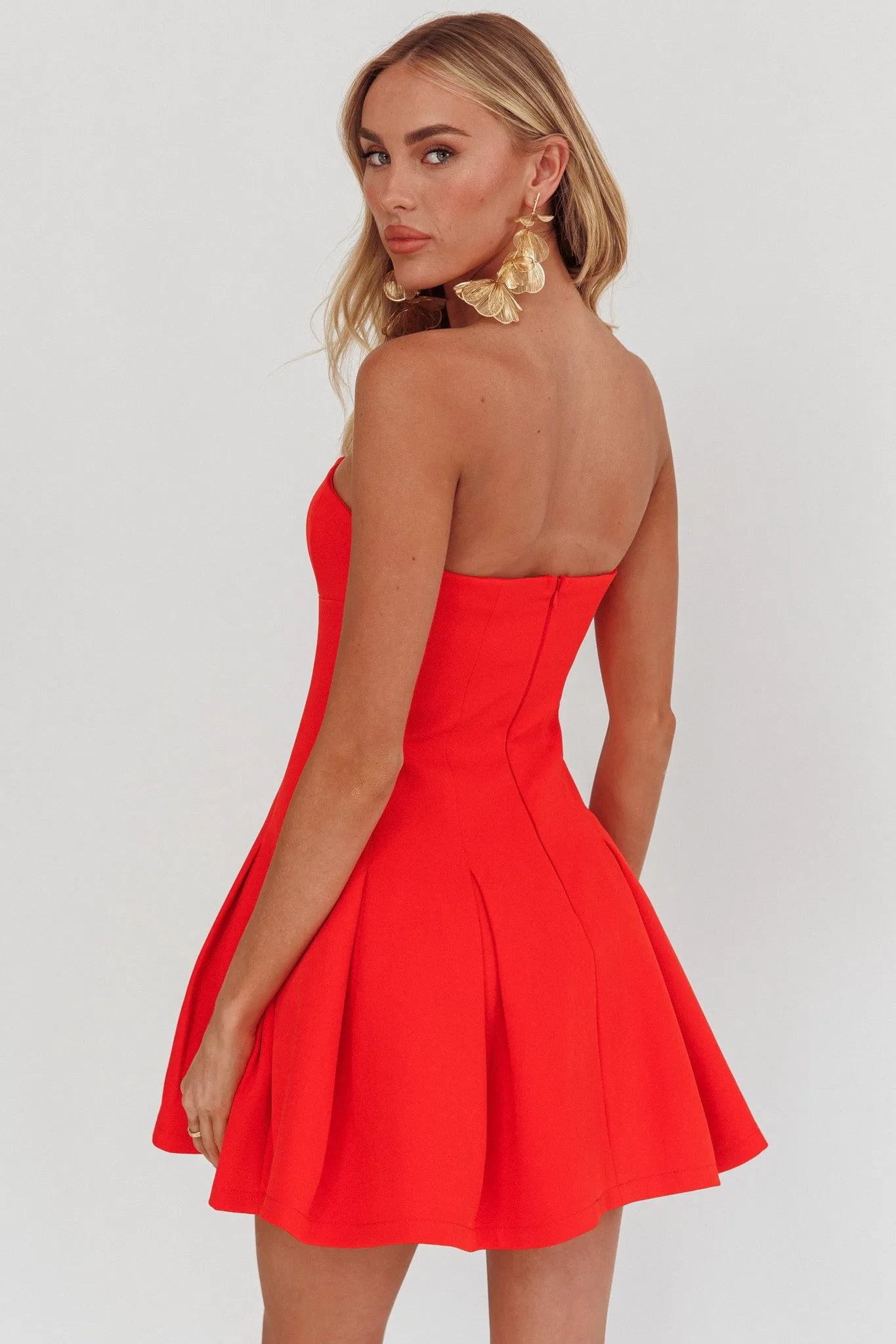 Vibrant A-Line Strapless Pleated Red Short Homecoming Dress Women's Party