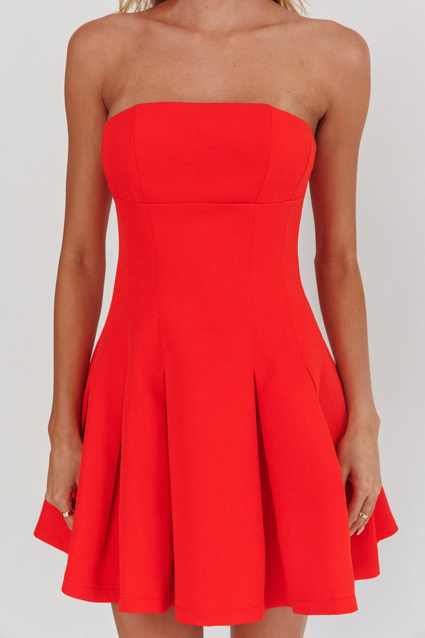 Vibrant A-Line Strapless Pleated Red Short Homecoming Dress Women's Party