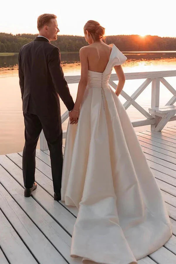 Wholesa A-line Vintage One Shoulder Bridal Gown Wedding Dress With Court Train