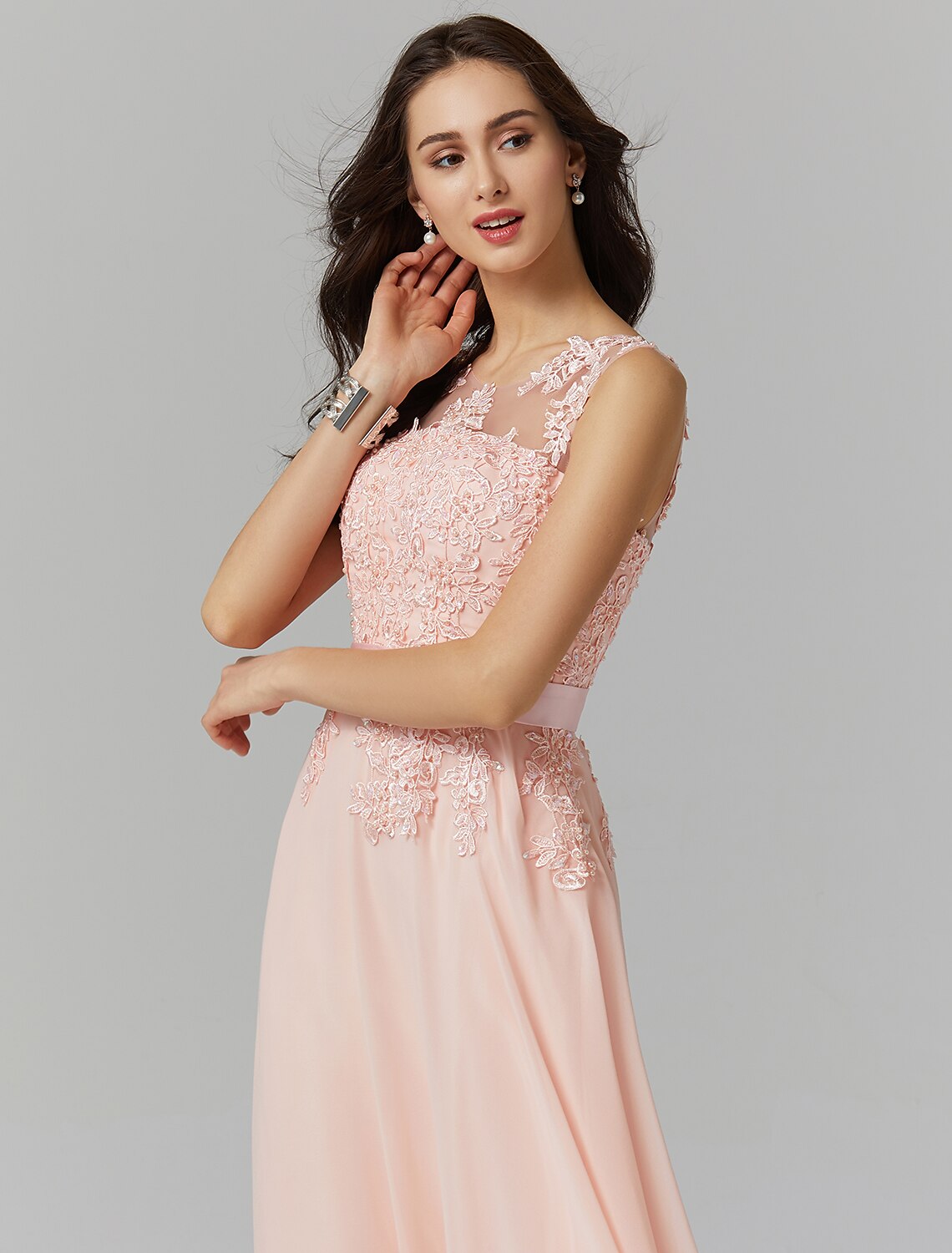 Wholesale Elegant A-Line Jewel Neck Sleeveless Chiffon Lace Bridesmaid Dress.