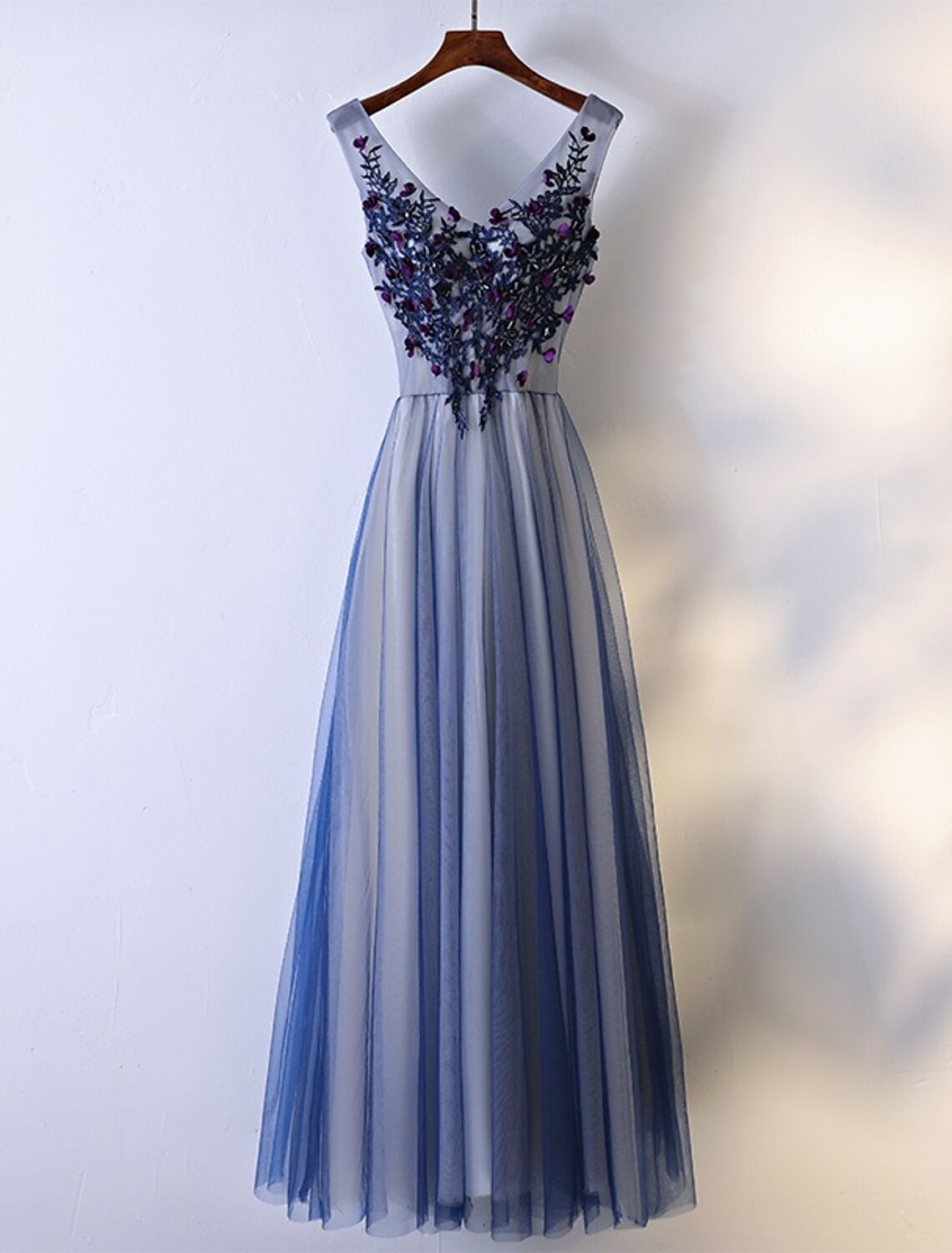 Wholesale Elegant A-Line V-Neck Beaded Appliqued Tulle Floor-Length Bridesmaid Dress.