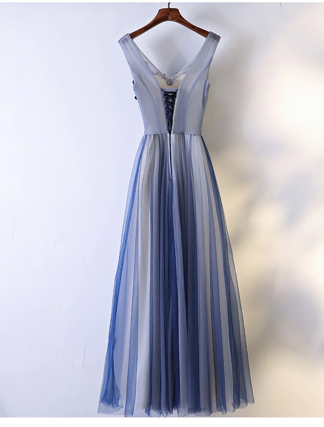 Wholesale Elegant A-Line V-Neck Beaded Appliqued Tulle Floor-Length Bridesmaid Dress.