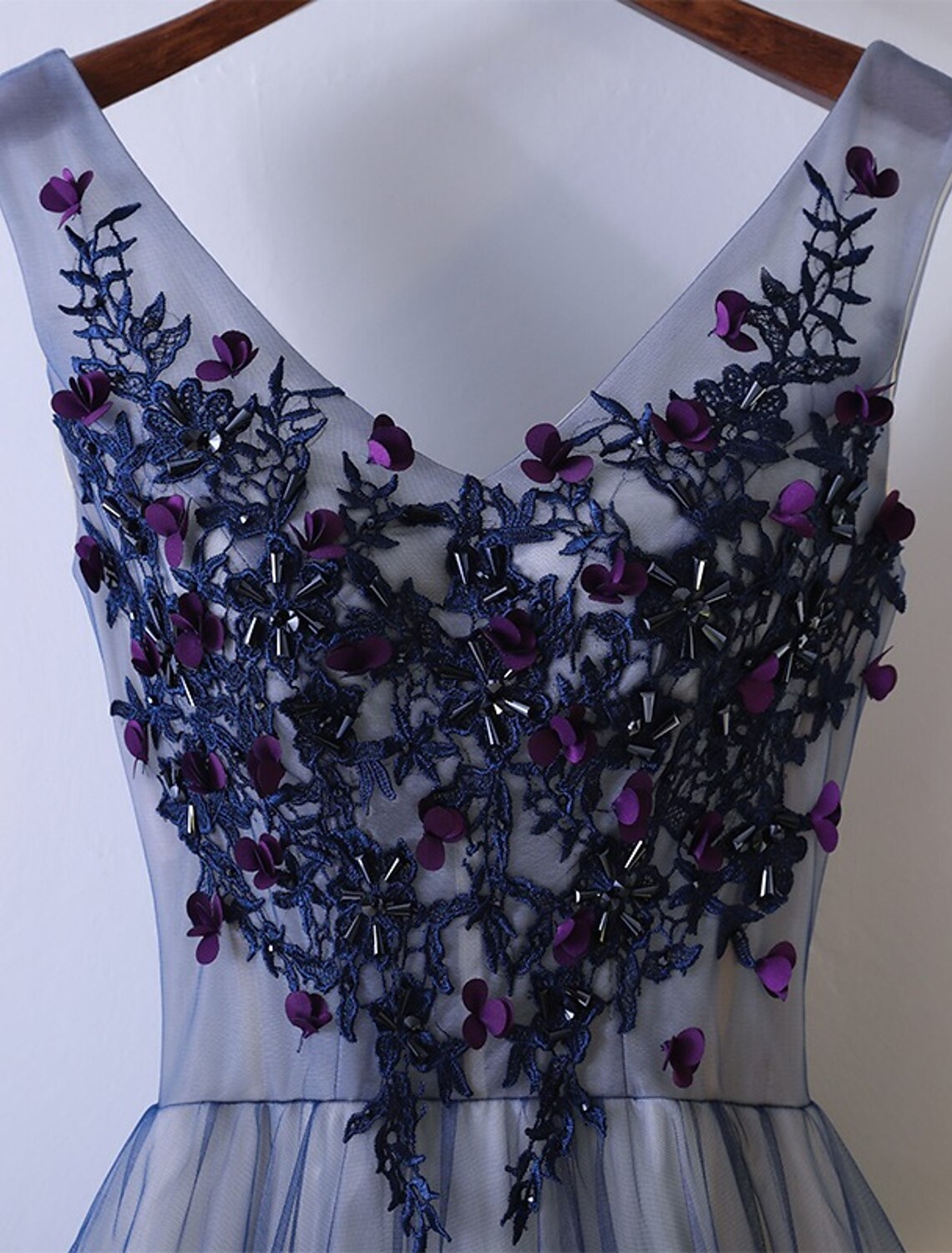 Wholesale Elegant A-Line V-Neck Beaded Appliqued Tulle Floor-Length Bridesmaid Dress.
