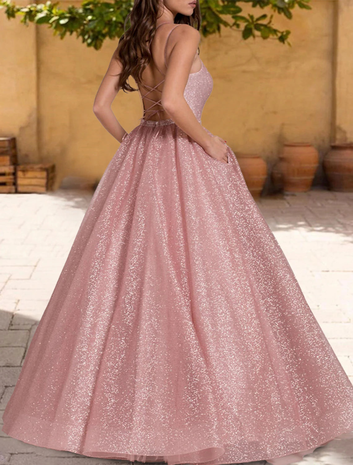 Wholesale Sparkling Tulle Ball Gown Spaghetti Strap Floor Length Quinceanera Sweet 16 Dress.