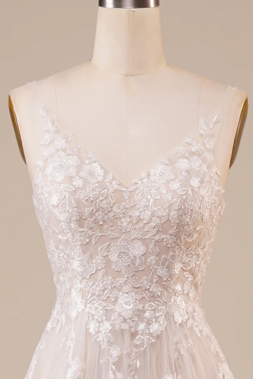 Wholesa Tulle Backless Long Wedding Dress with Embroidery
