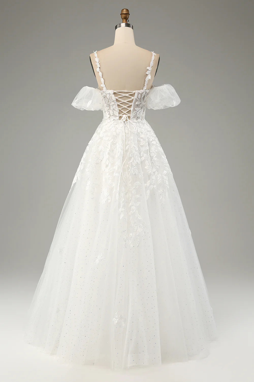 Wholesa A-Line Tulle Spaghetti Straps Wedding Dress with Appliques