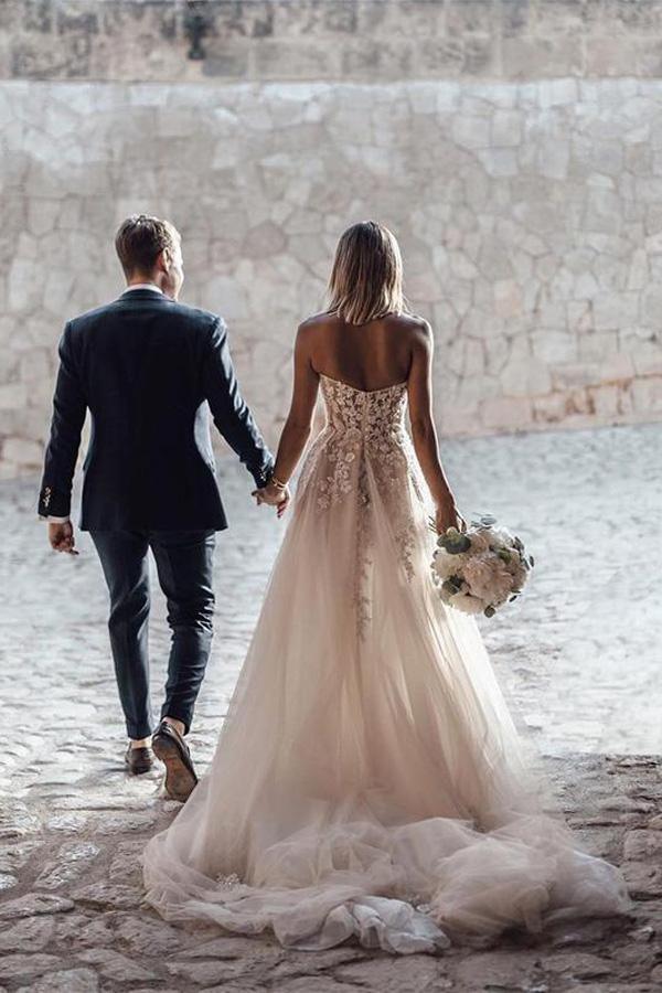 Wholesa A-Line Sweetheart Sleeveless Train Appliqued Tulle Wedding Dress