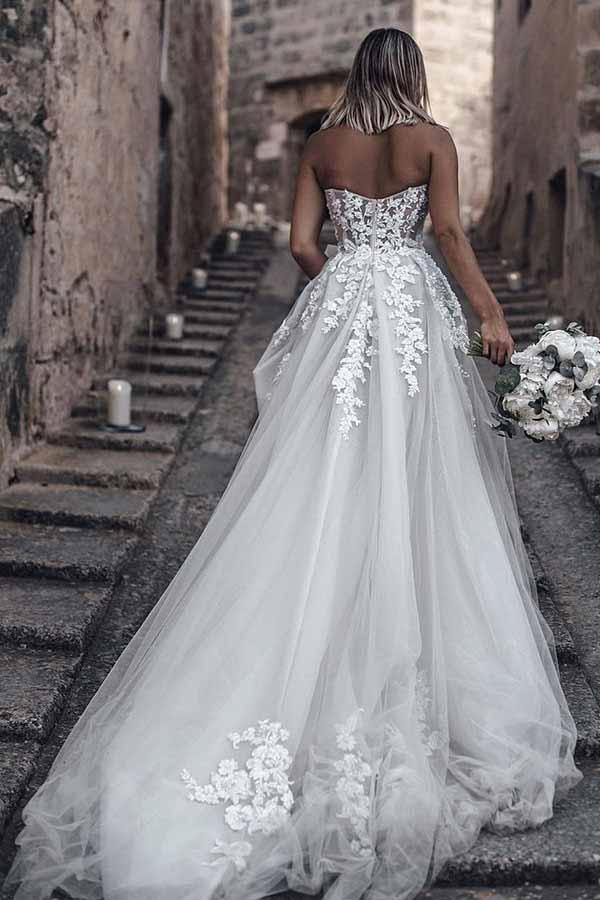 Wholesa A-Line Sweetheart Sleeveless Train Appliqued Tulle Wedding Dress