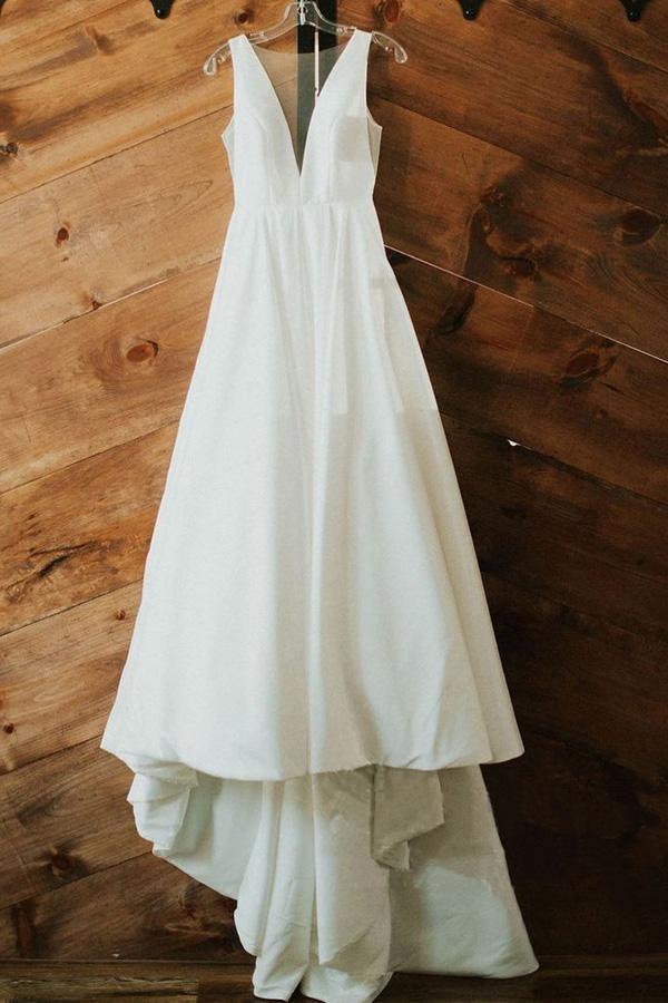 Wholesa A-line Simple Elegant V Neck Ivory Satin Wedding Dresses
