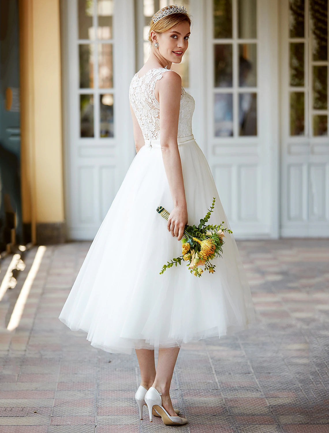 wholesale  Reception Little White Dresses Wedding Dresses A-Line Illusion Neck Sleeveless Tea Length Lace Bridal Gowns With Sashes / Ribbons Buttons