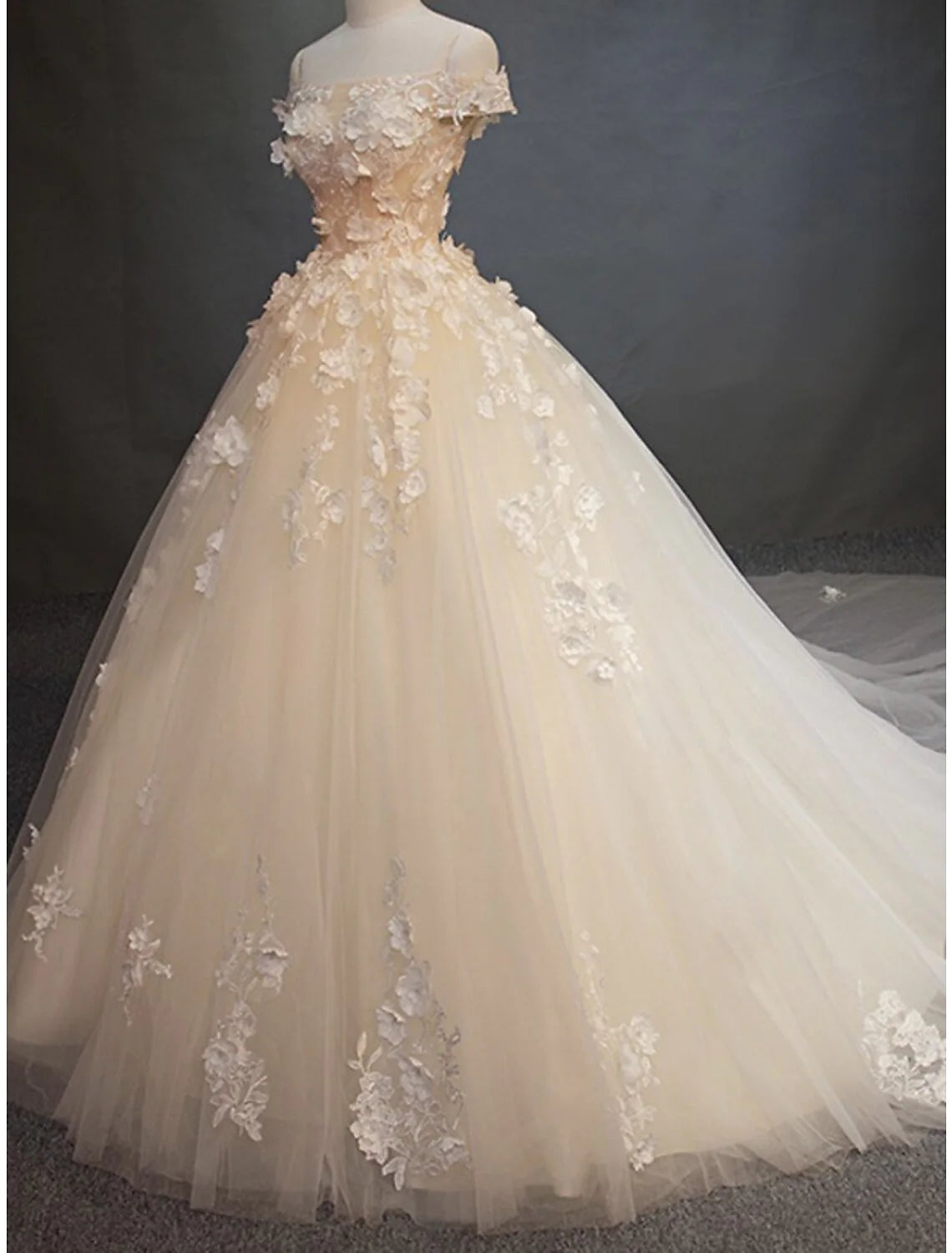Wholesa Engagement Vintage Formal Wedding Dresses Ball Gown Off Shoulder Cap Sleeve Cathedral Train Lace Bridal Gowns With Pearls Appliques