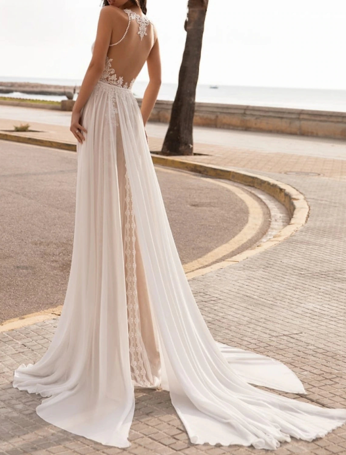 Wholesa Beach Wedding Dresses A-Line Halter Neck Sleeveless Sweep / Brush Train Chiffon Bridal Gowns With Embroidery