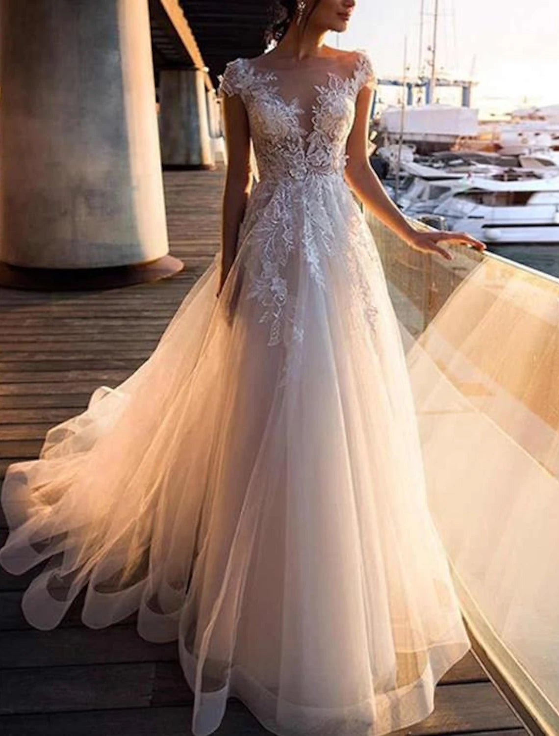 Wholesa Beach Wedding Dresses A-Line Illusion Neck Cap Sleeve Floor Length Lace Bridal Gowns With Pleats