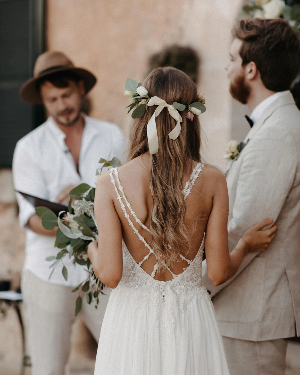 Wholesa A-Line V-Neck Appliques Chiffon Long Wedding Dresses