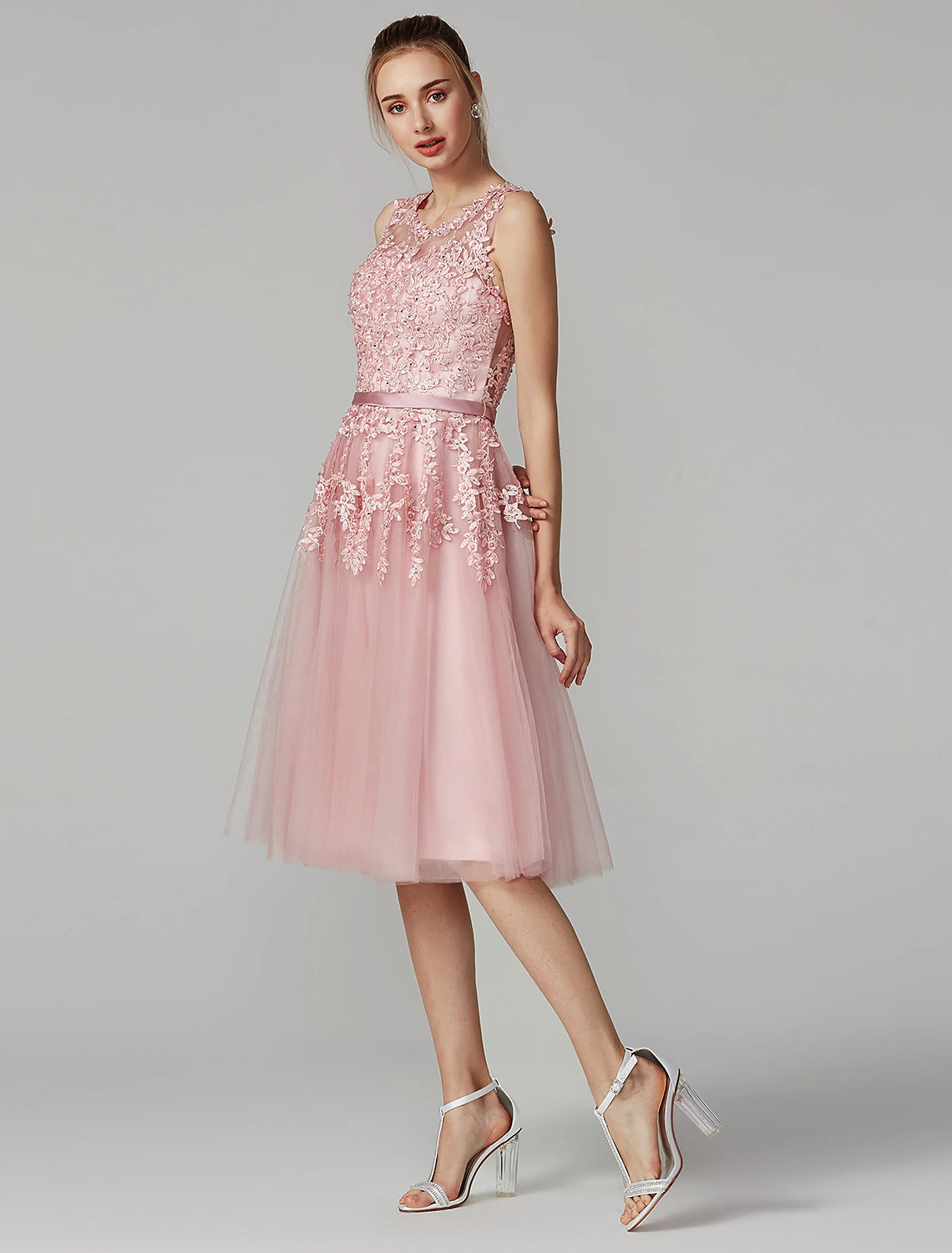 Wholesa A-Line Cute Dress Cocktail Party Prom Knee Length Sleeveless Illusion Neck Tulle Over Lace with Beading Appliques