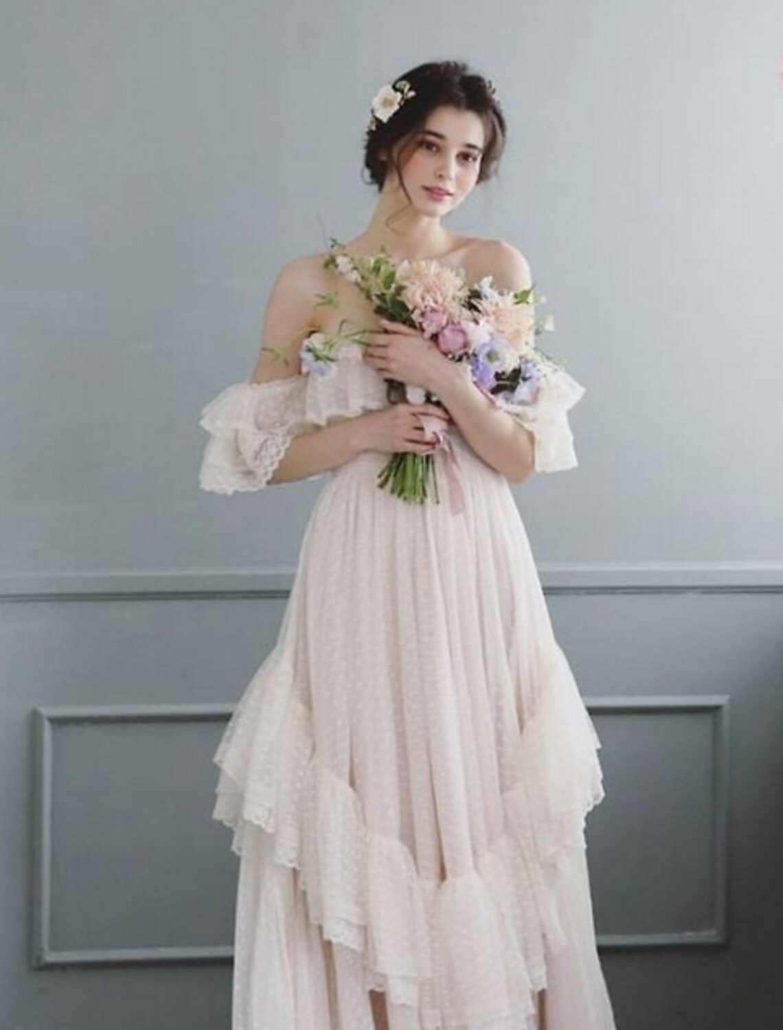 wholesale  Beach Wedding Dresses A-Line Off Shoulder Cap Sleeve Sweep / Brush Train Tulle Bridal Gowns With Ruffles